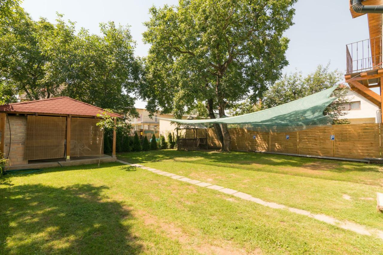 Villa Viktoria Nyiregyhaza Bagian luar foto