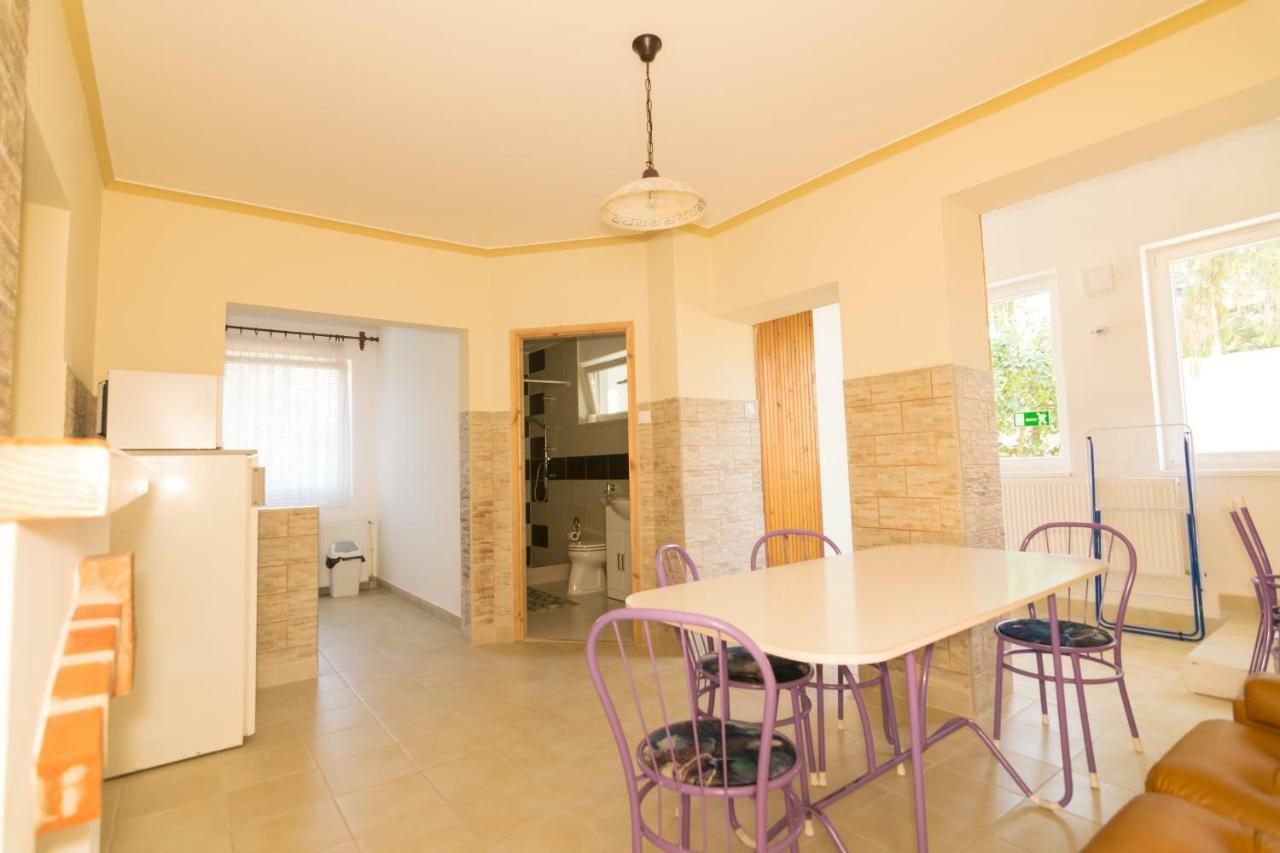 Villa Viktoria Nyiregyhaza Bagian luar foto